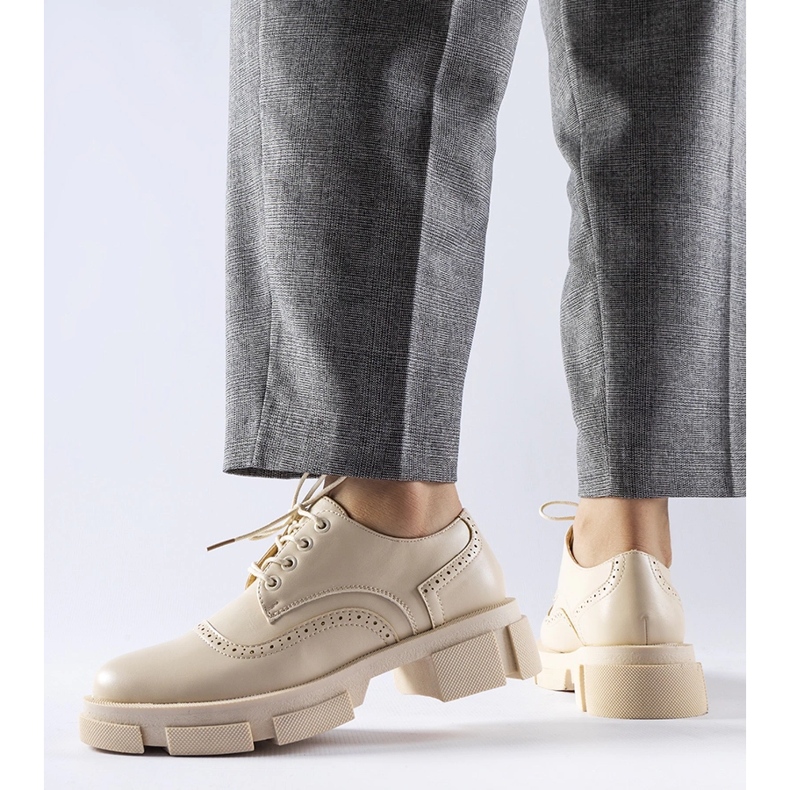 Beige Piazzetta-skor med snörning 1