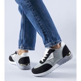 Sneakers i grått och svart tyg från Geraldino 1