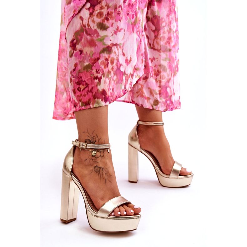 Sweet Shoes Lädersandaler På En Hög Bar Och Plattform Golden Sky Dream gyllene 1