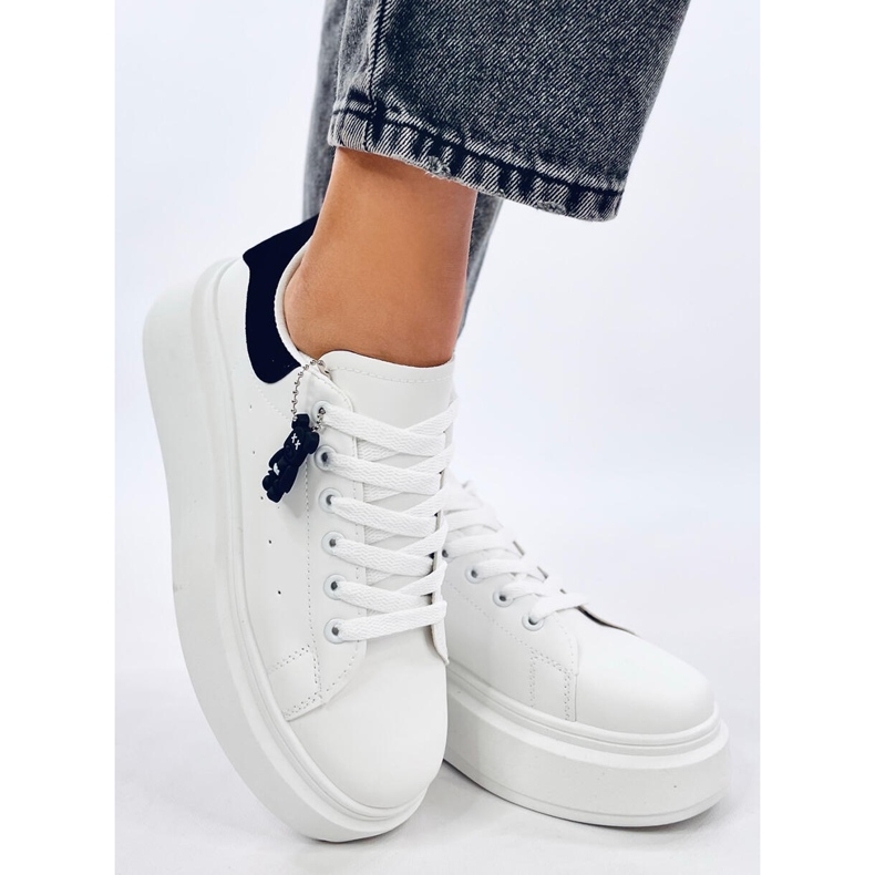 Liezel VIT/SVART wedge sneakers med hänge 1