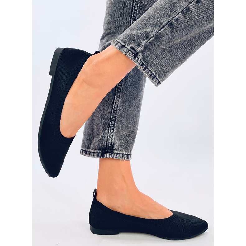 Kreiss Svarta genombrutna balettlägenheter 1