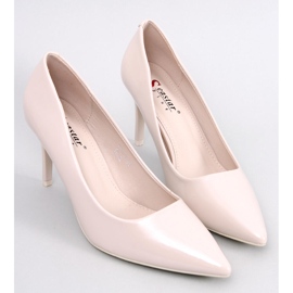 Charlotte Beige lackade stilettpumps 1