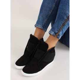 Sneakers med breda svarta resårer 2