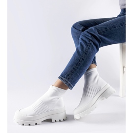 Vita sneakers med en flexibel ovandel Varden 1