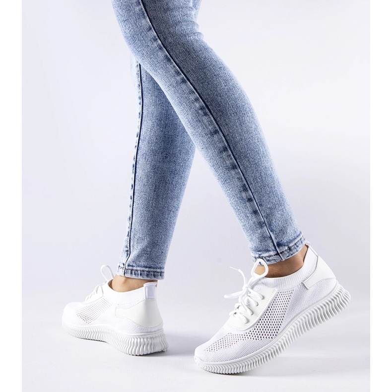 Vita genombrutna sneakers från Pierantonio 1