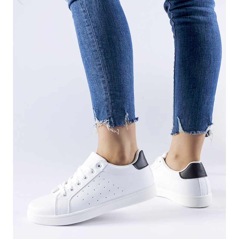 Vita och svarta Bourassa sneakers 1