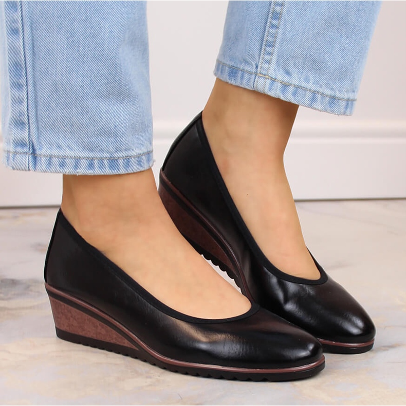 Svarta wedge pumps från Vinceza 1