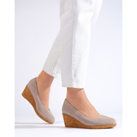 Mörkbeige wedge pumps 2
