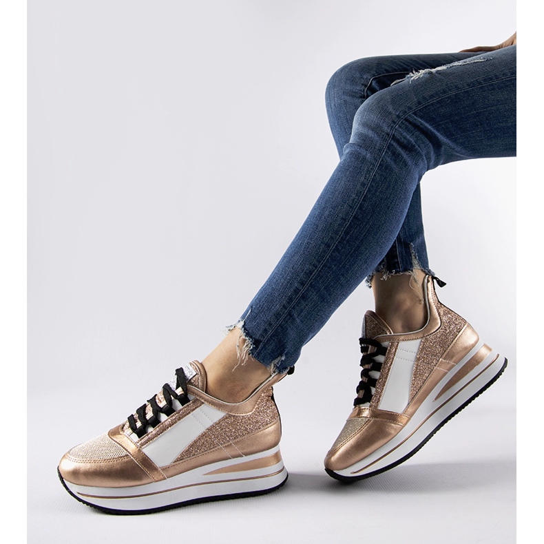 Guldglittersneakers på Marce-plattformen gyllene 1