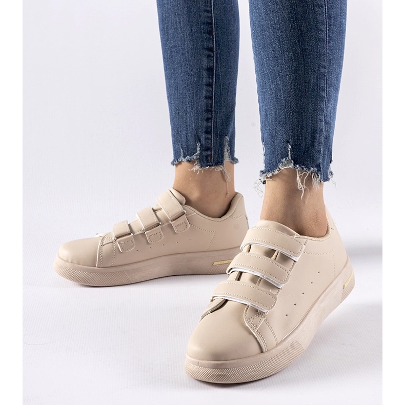 Beiga sneakers med kardborreknäppning från Paré beige 1