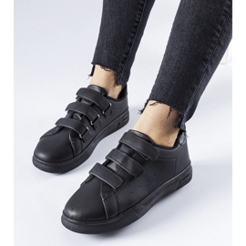 Paré svarta sneakers med kardborreknäppning 1