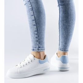 Vita och blåa Leland sneakers 1