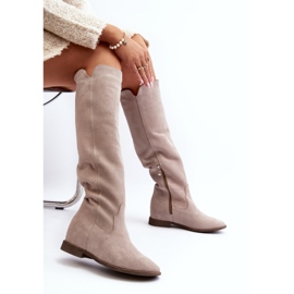 Zazoo 3407 Knähöga stövlar i mocka med platta cappuccinoklackar beige 2
