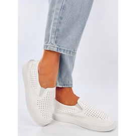 Towns Vita genombrutna slip-on sneakers 1