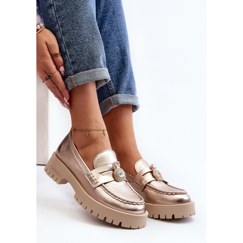 Läderskor, mockasiner med CheBello 4291 gulddekoration gyllene 1