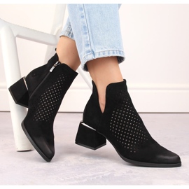 Genombrutna högklackade stövlar i mocka för kvinnor, svarta Potocki SZ12356 1