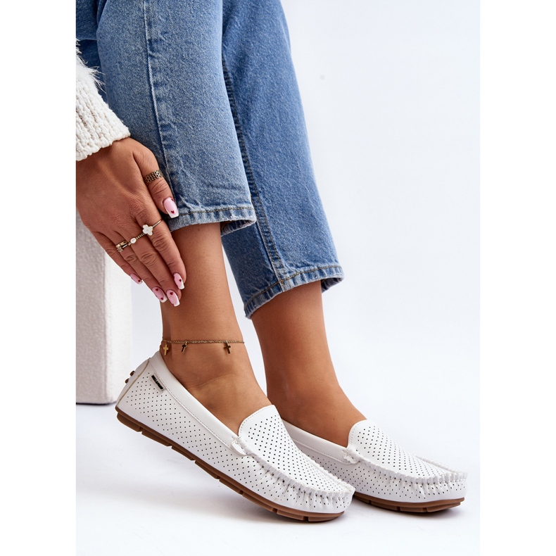 Genombrutna mockasiner för kvinnor Vita Rasirna 2