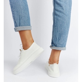Laytonville vita perforerade sneakers 2