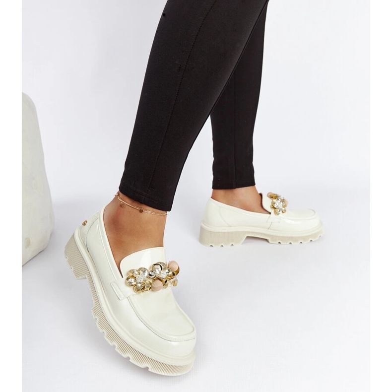 Beige lackmockasiner Goe NN2N4202 2