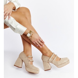 Beige pumps med massiv blockklack Cher 1