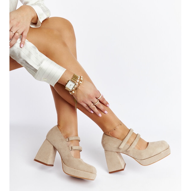Beige pumps med massiv blockklack Cher 1
