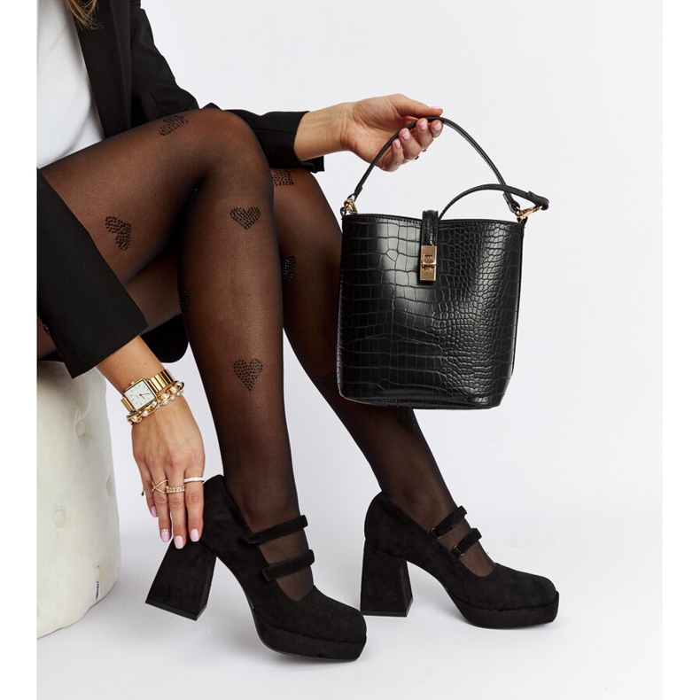 Cher svarta pumps med en massiv blockklack 1