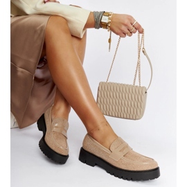 Beige mockasiner dekorerade med Newport-rhinestones 1