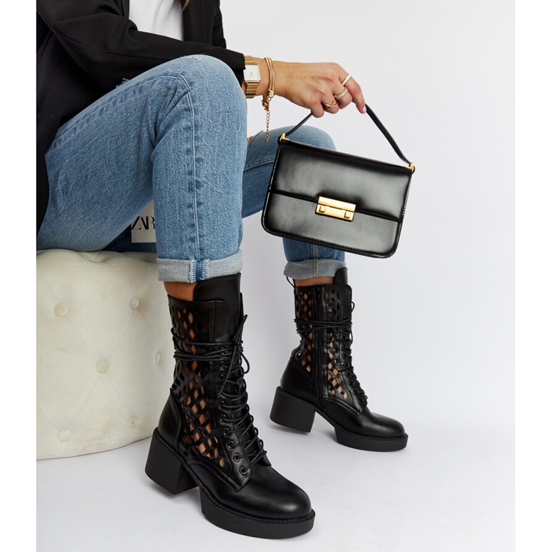 Svarta genombrutna Visalia stövlar med hög klack 1