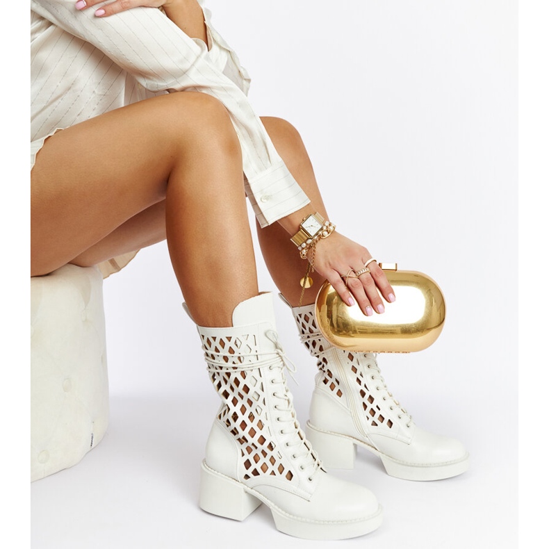 Visalia vita genombrutna högklackade stövlar 1