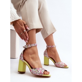 Gulblommiga högklackade sandaler Vitamella 1