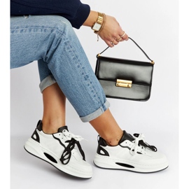 Vita och svarta Galdino sneakers 1