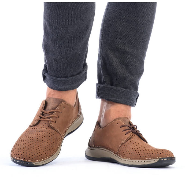 Bruna genombrutna läderskor för män Rieker 05226-24 1