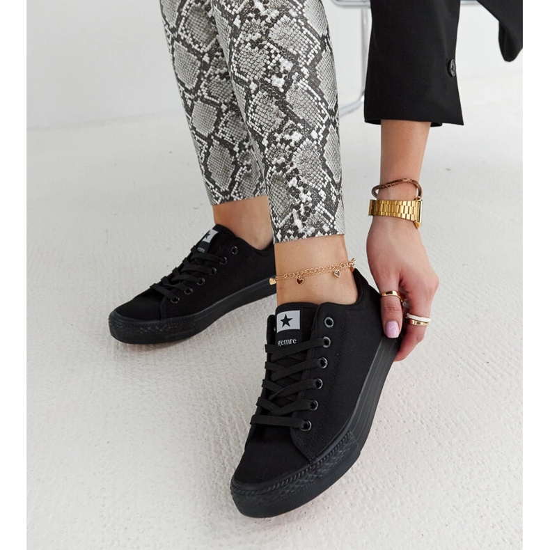 Rocky sneakers i svart tyg 1