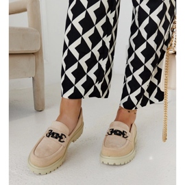 Beige loafers i mocka med ett Lyle-spänne 1