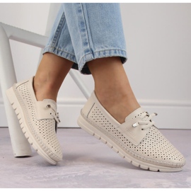 Genombrutna slip-on skor i läder för kvinnor, beige Vinceza 7872 1