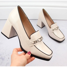 Lackskor för damer med dekorativ klack, beige Potocki 12322 1