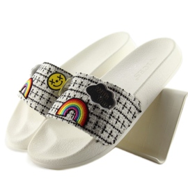 8228 Vita tofflor med stift 1