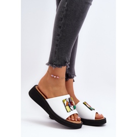 Vinceza Damflip-flops i läder med vit Asames-dekoration 2