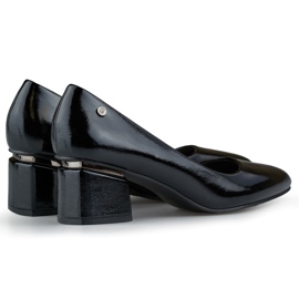 Eleganta patentsvarta pumps med mellanklack 1