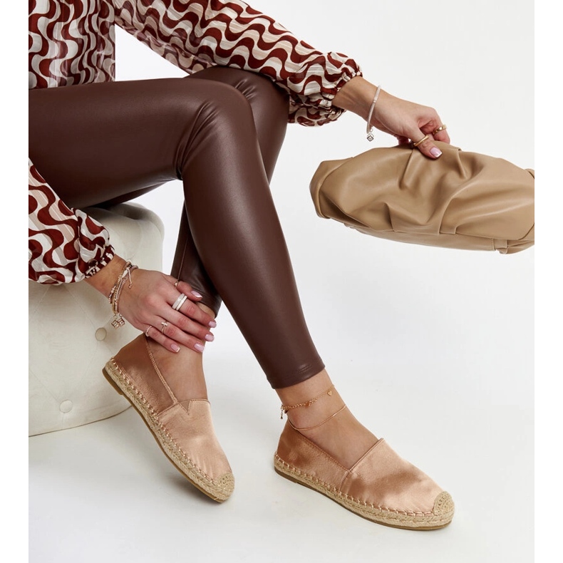 Beige espadrillor med glans på Caithlin-plattformen 1