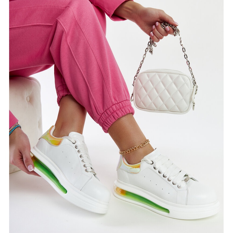 Vita sneakers på GOE NN2N4029-plattformen 1