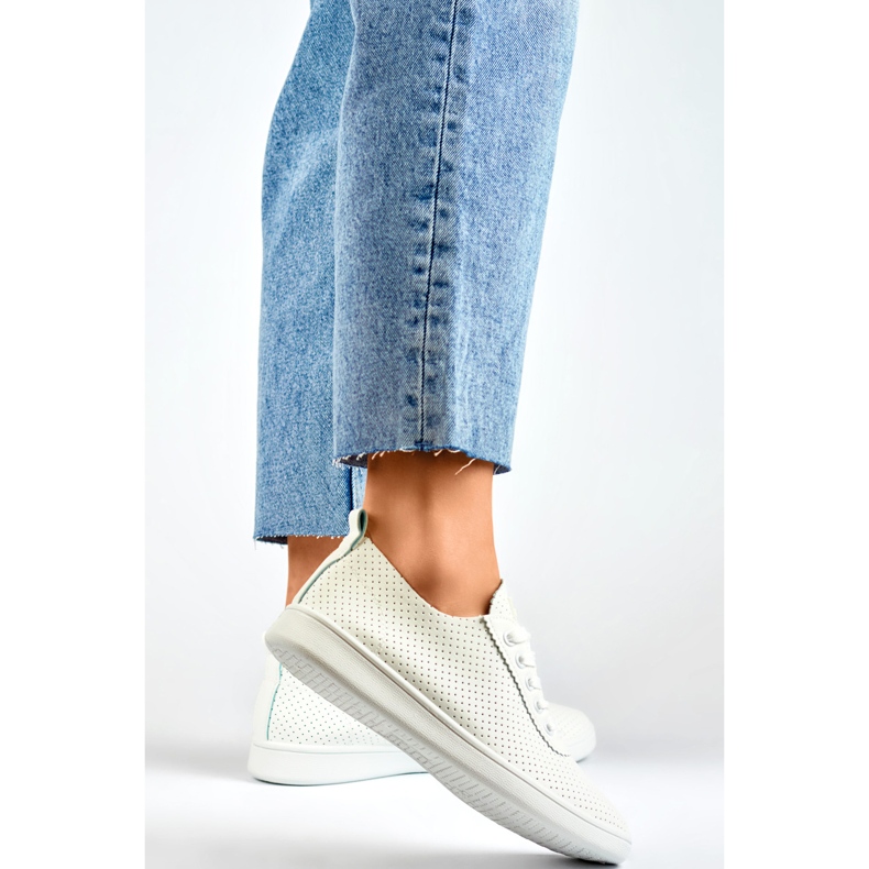 Vita genombrutna sneakers för kvinnor, genombrutna sneakers 2