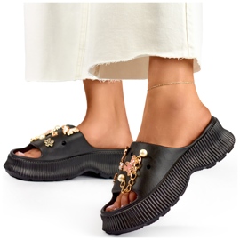 Svarta gummiflip-flops för kvinnor med dekorationer 1