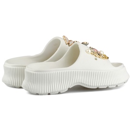 Vita gummiflipflops för kvinnor med dekorationer 1