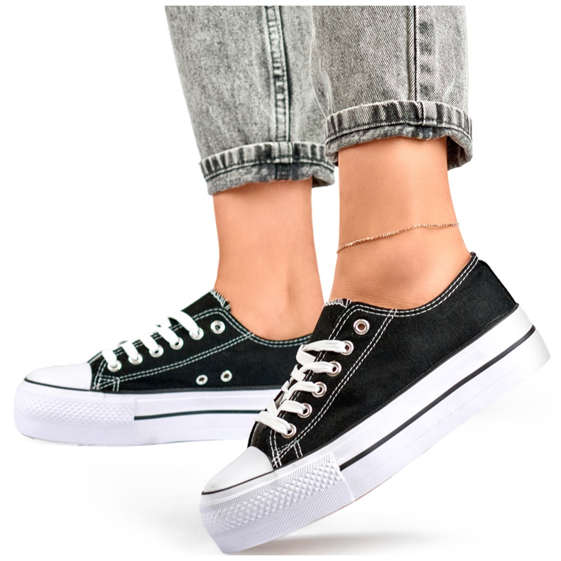 Svarta sneakers med tjock sula, klassiska damsneakers på plattformen 1