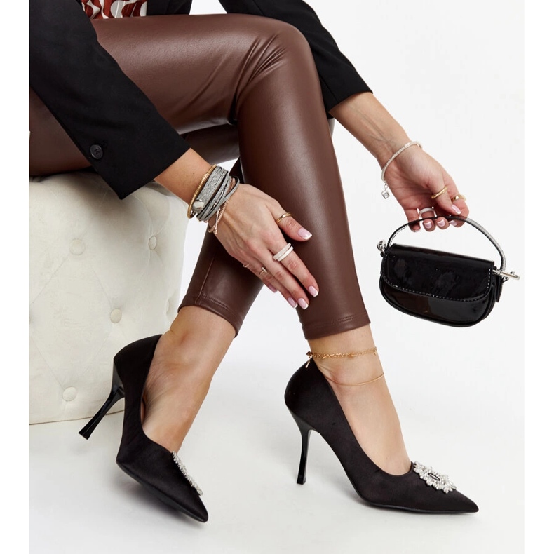 Svarta höga klackar med satinfinish och strass från Susegana 1