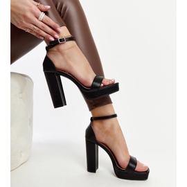 Svarta Nariman högklackade sandaler 1