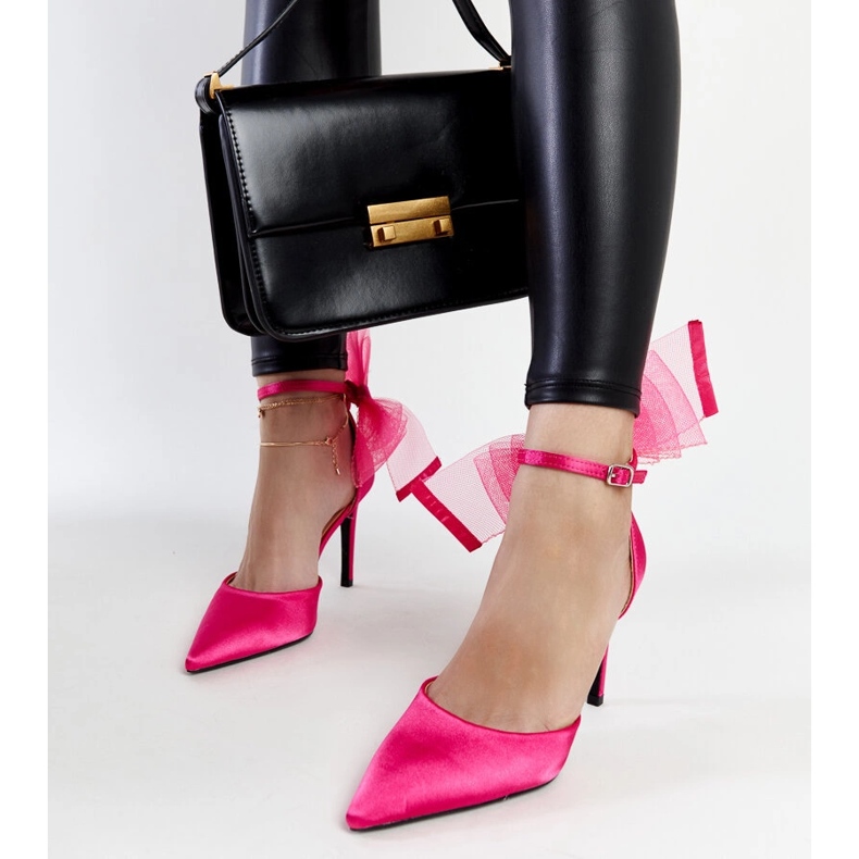 Mörkrosa klackar med rosett från Ilaysa 1