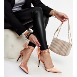 Ljusrosa klackar med rosett från Ilaysa 1