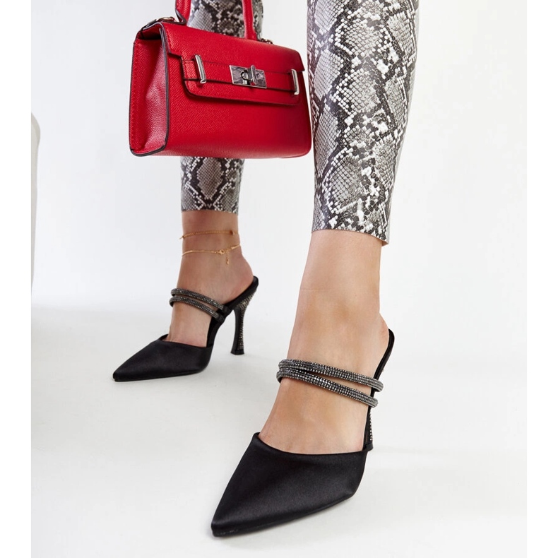 Svarta högklackade flip-flops från Raffaelina 1